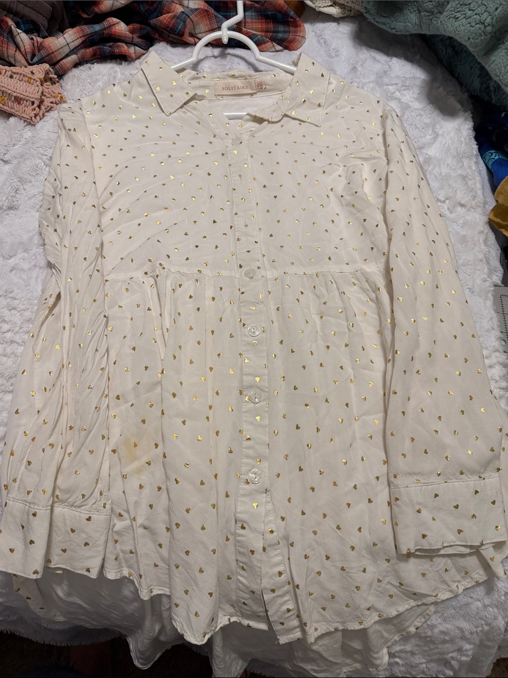 Solitaire Cream Button-Front Blouse with Gold Heart Print